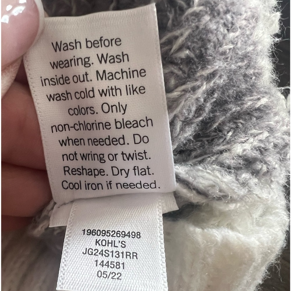 Kohl's SO Good for Life Grey & White Stripe Sweater ~ Medium ~ Juniors - Picture 5 of 9
